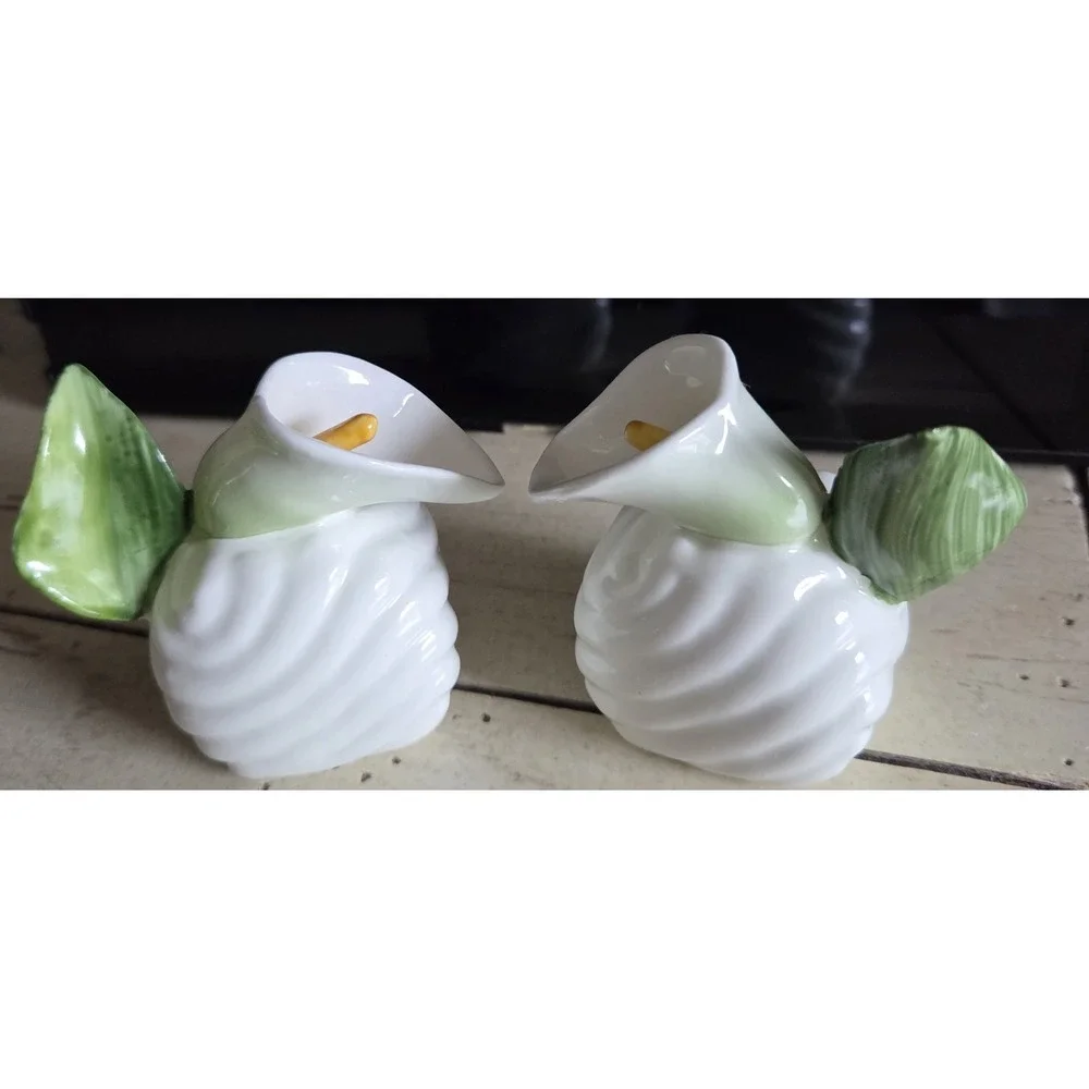 PIA Calla Lily Salt And Pepper Shakers‎ 1985 Vintage